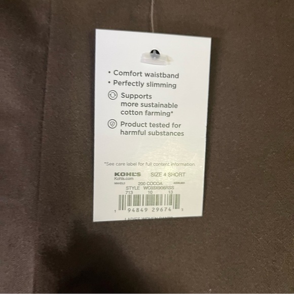 Croft & Barrow NWT Brown The Effortless Stretch Pull
Up Woven Pants Size 4 Short - Picture 3 of 8